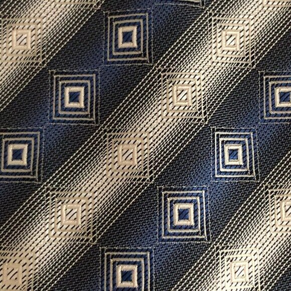 Valerio Garati Men's 100% Silk Necktie - Gray Blue Geo Squares Hand Made EUC - Picture 5 of 7